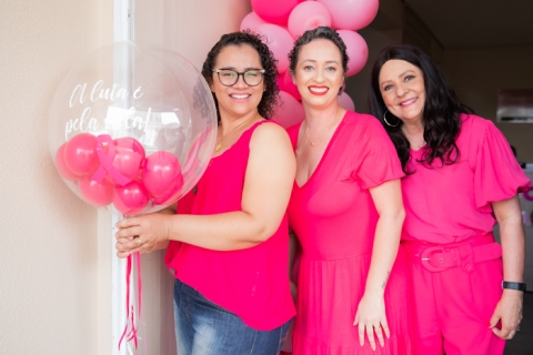 Campanha Outubro ms da sade da mulher valoriza mulheres em tratamento quimioterpico